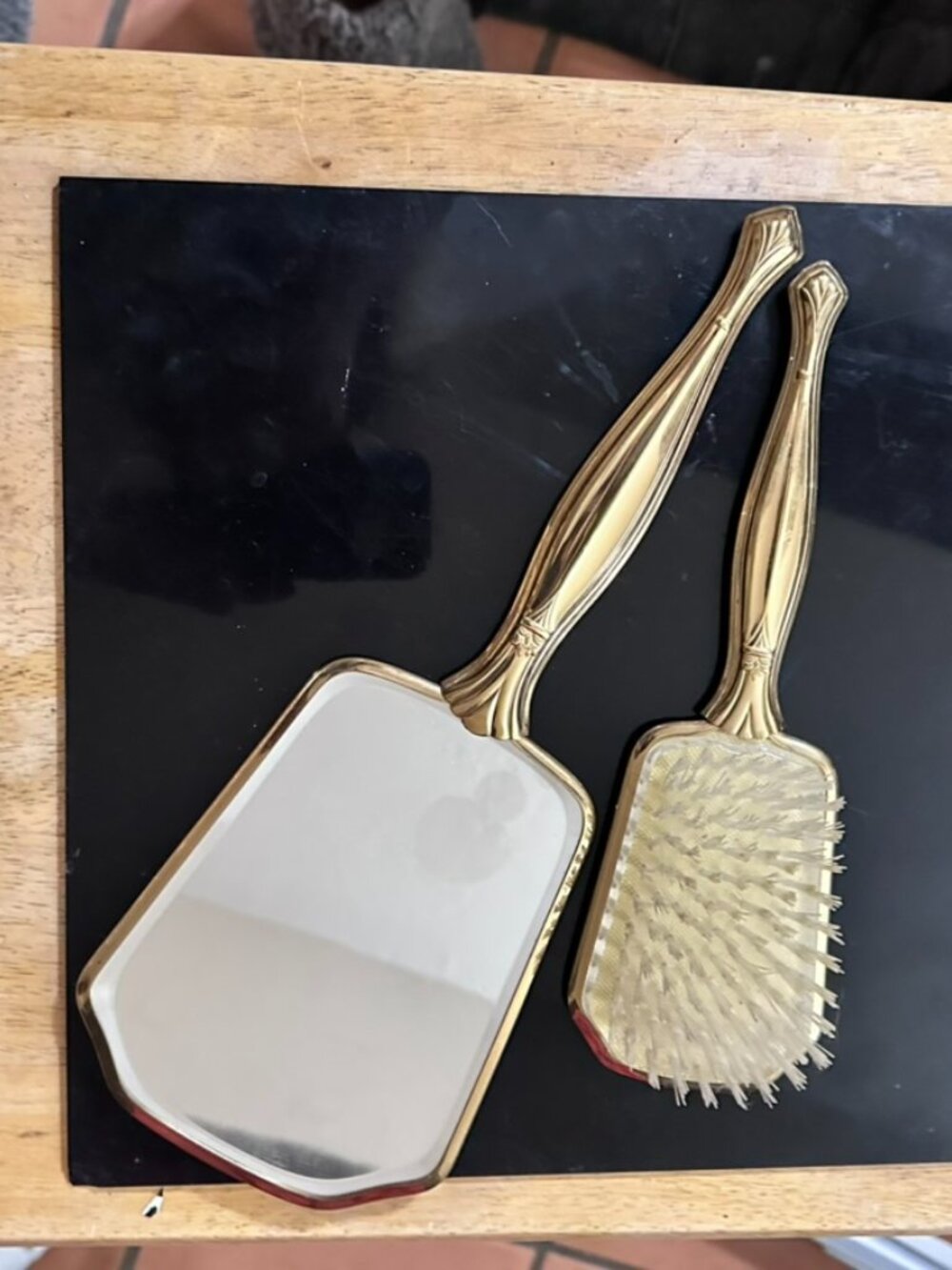 Vintage Mid Century Gold Tone Vanity Mirror & Hair Brush Set Floral Lace 1955–65 - Picture 4 of 8